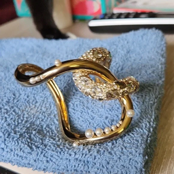 Atelier Swarovski Cuff size M with Brown, clear rhinestones & pearls never worn. - Picture 5 of 6